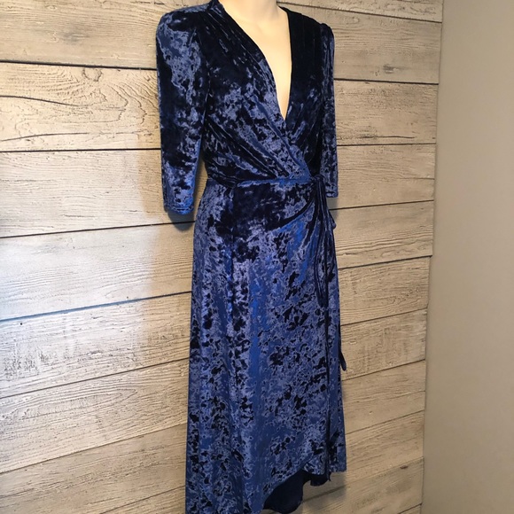Carla by Rozarancio Royal Blue Tuilip-Hem Plunge Neck Dress Size 4 - Picture 4 of 7